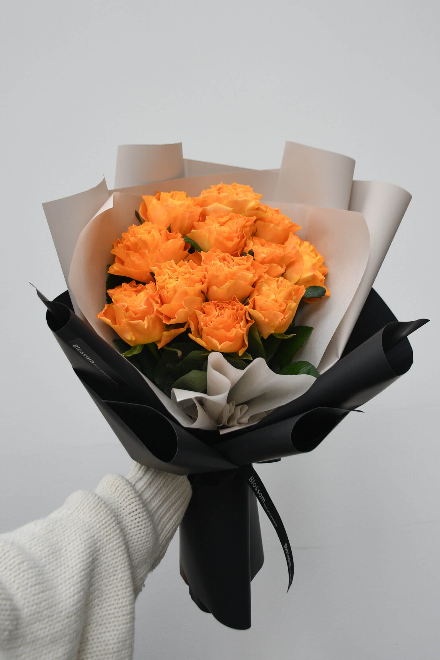 オレンジ薔薇のドレスブーケ