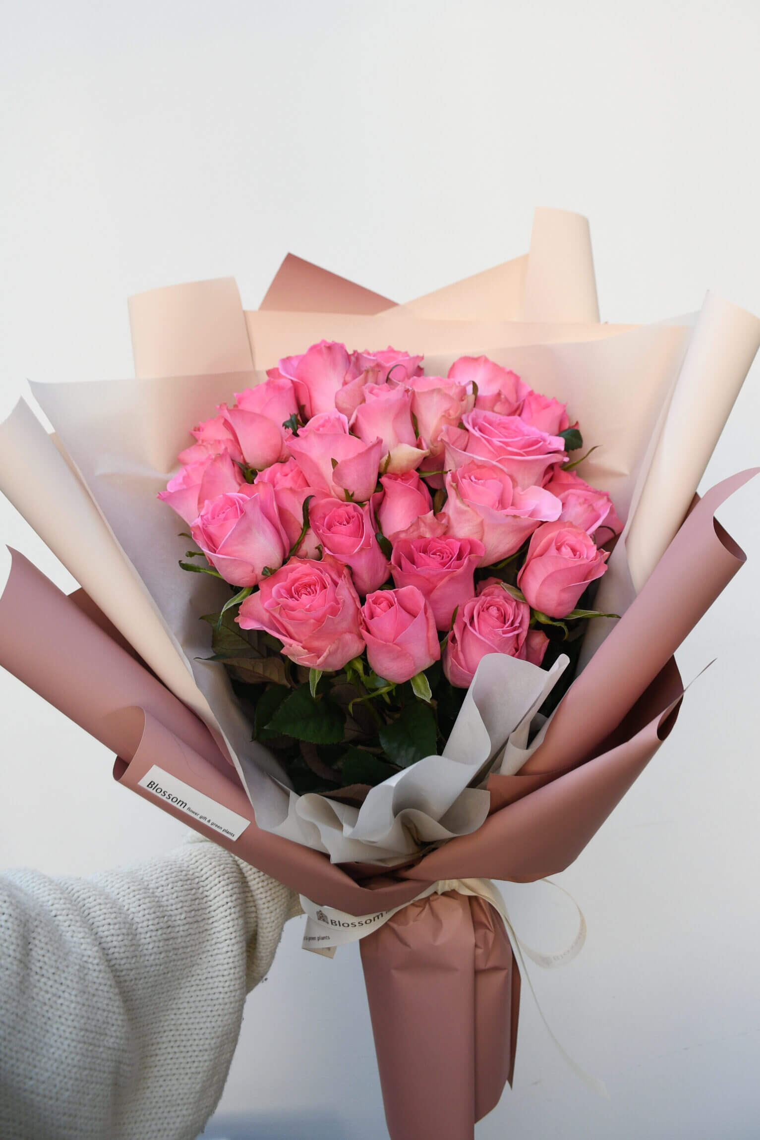 ピンク薔薇のドレスブーケ