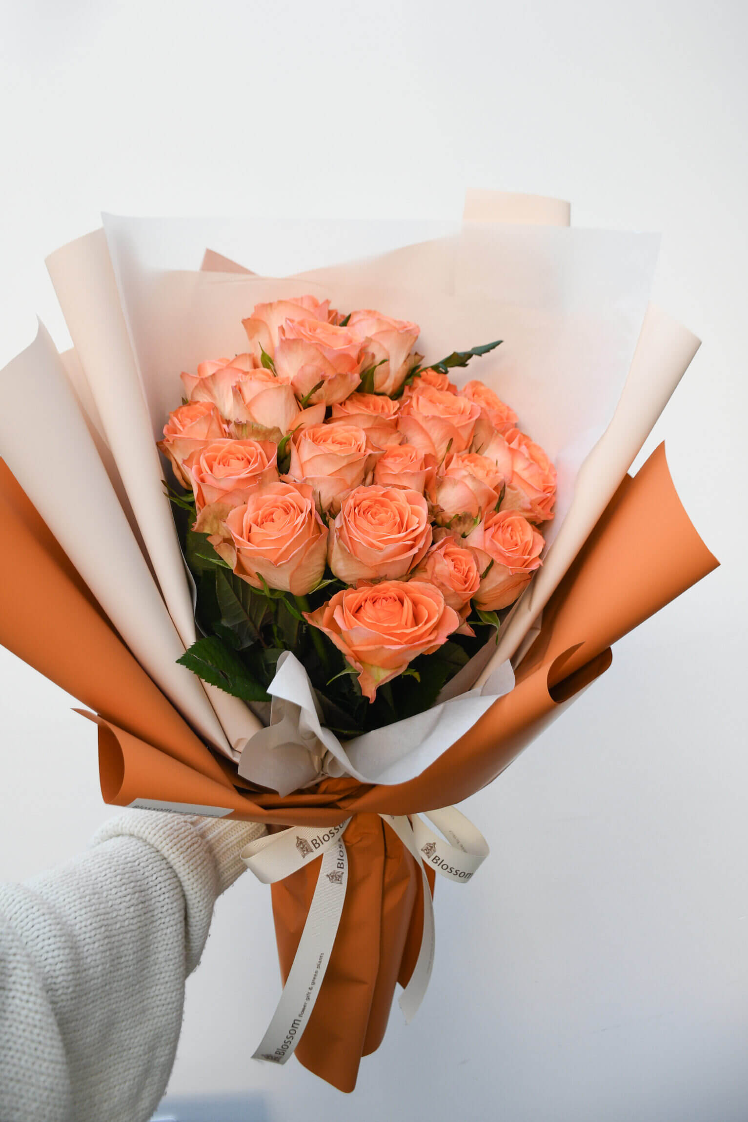 オレンジ薔薇のドレスブーケ
