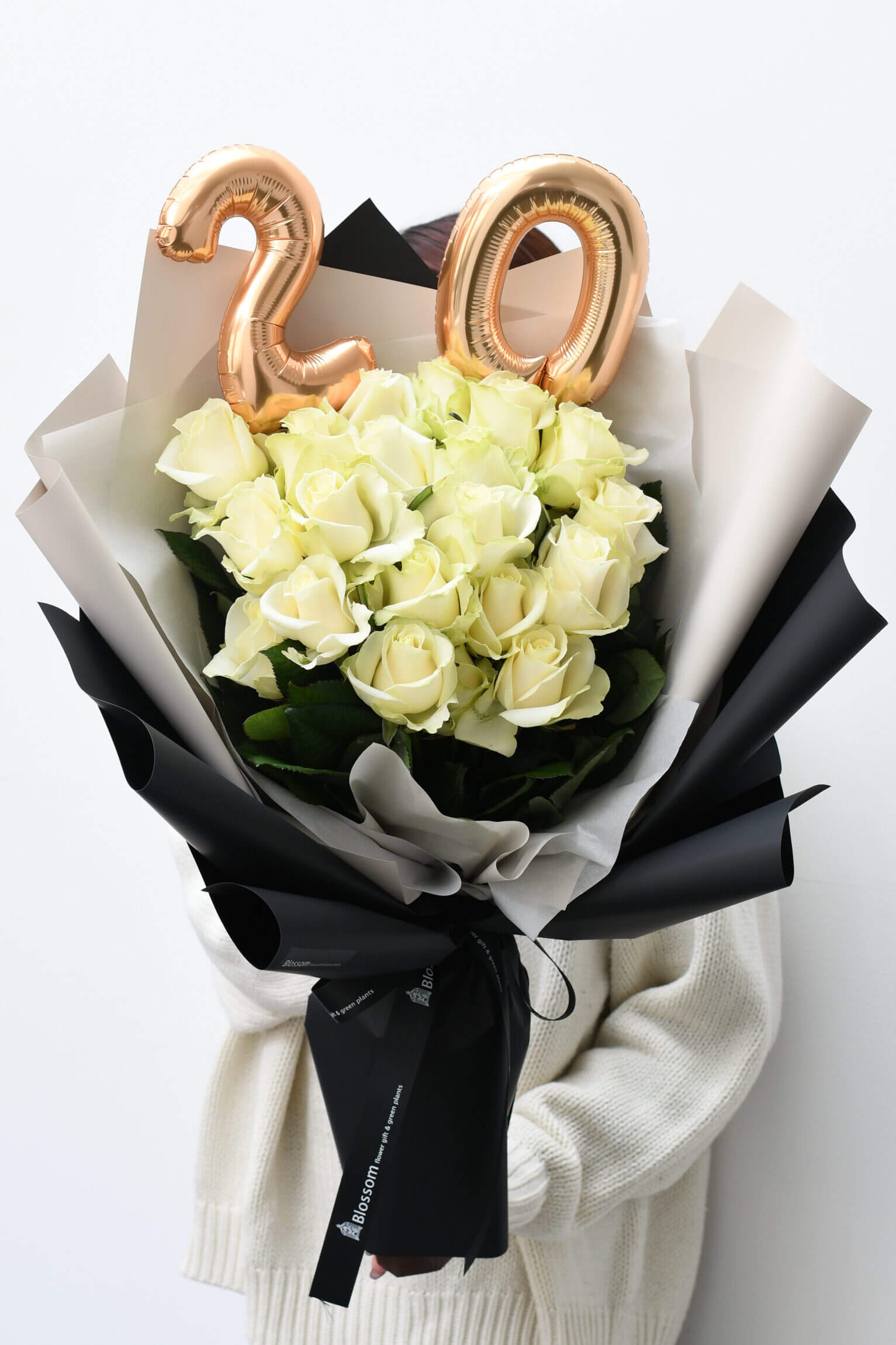 白薔薇のドレスブーケ
