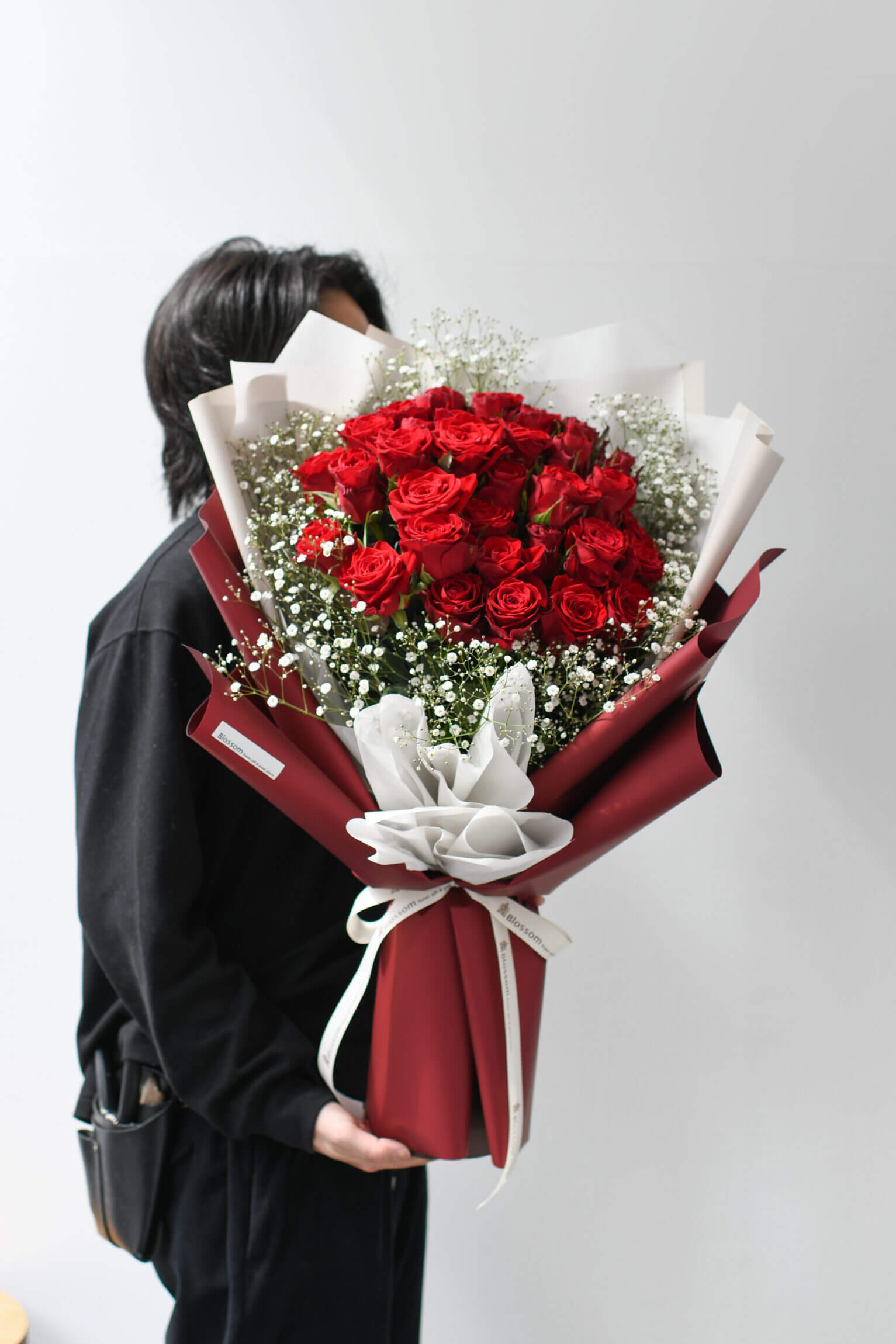 赤薔薇の韓国風ラッピングのドレスブーケ