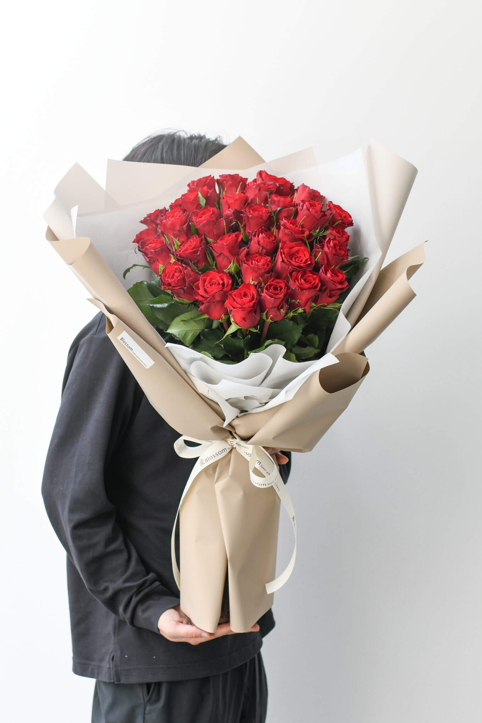 赤薔薇の韓国ラッピングのドレスブーケ