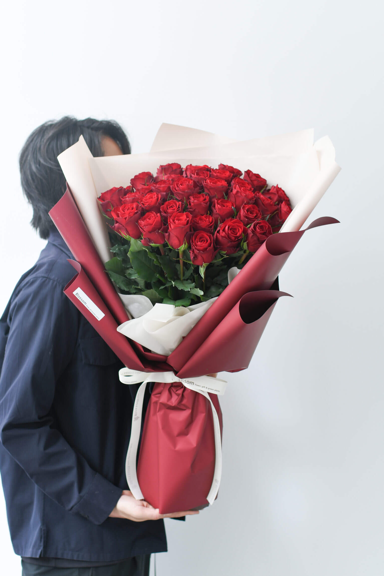 赤薔薇の韓国ラッピングのドレスブーケ