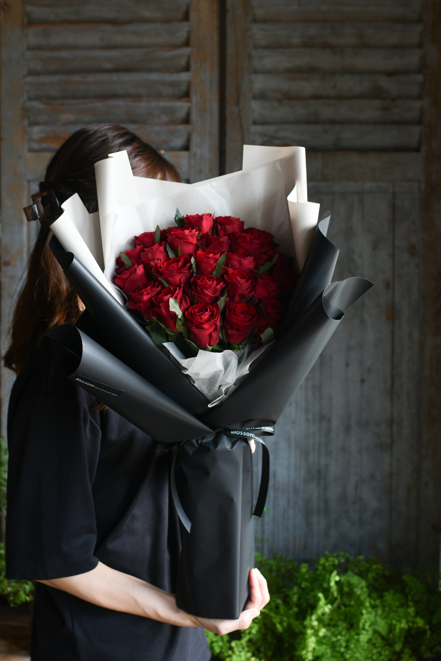 24本の赤薔薇ドレスブーケ