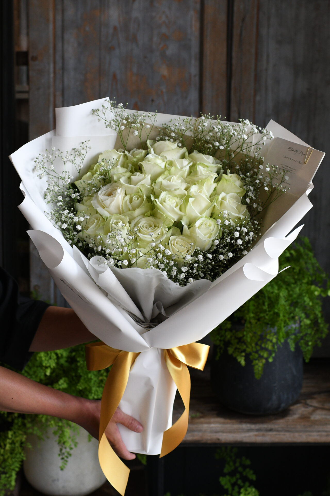 「ホワイトゴールド×白薔薇」プロポーズリングドレスブーケ24本の白薔薇