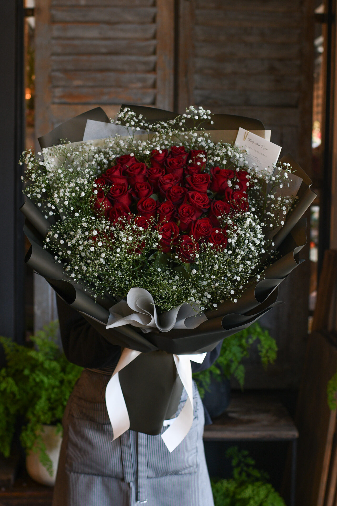 「ブロンズ×赤薔薇」プロポーズリングドレスブーケ